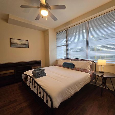 Amazing Condos Beautiful View 2 Blocks To French Quarter, Small Rooftop Pool, Gym, Seanger Theater, Super Dome, And Bourbon St New Orleans Oda fotoğraf