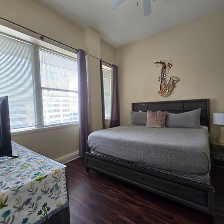 Amazing Condos Beautiful View 2 Blocks To French Quarter, Small Rooftop Pool, Gym, Seanger Theater, Super Dome, And Bourbon St New Orleans Oda fotoğraf