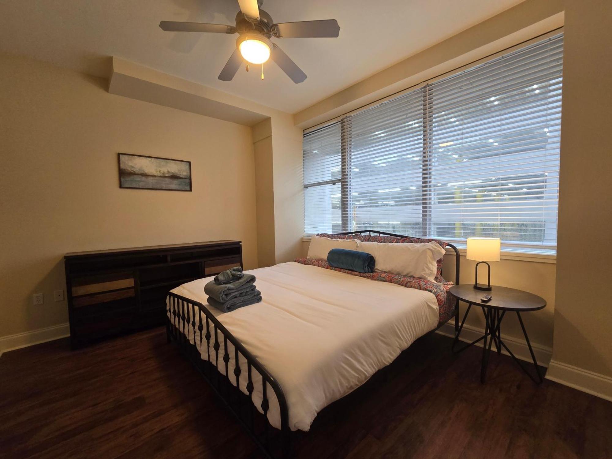 Amazing Condos Beautiful View 2 Blocks To French Quarter, Small Rooftop Pool, Gym, Seanger Theater, Super Dome, And Bourbon St New Orleans Oda fotoğraf