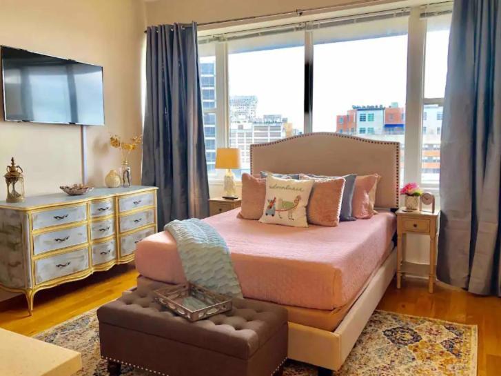 Amazing Condos Beautiful View 2 Blocks To French Quarter, Small Rooftop Pool, Gym, Seanger Theater, Super Dome, And Bourbon St New Orleans Oda fotoğraf