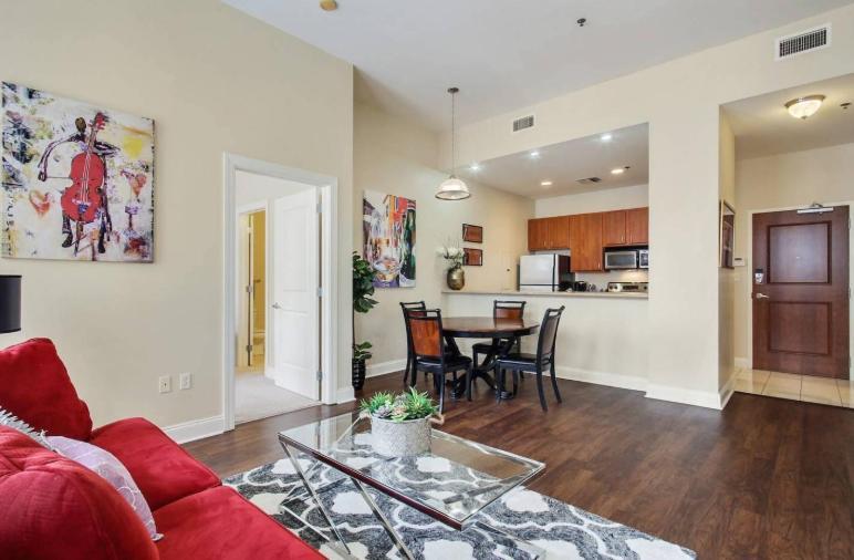 Amazing Condos Beautiful View 2 Blocks To French Quarter, Small Rooftop Pool, Gym, Seanger Theater, Super Dome, And Bourbon St New Orleans Dış mekan fotoğraf