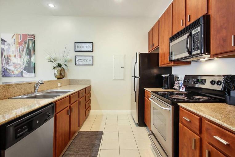 Amazing Condos Beautiful View 2 Blocks To French Quarter, Small Rooftop Pool, Gym, Seanger Theater, Super Dome, And Bourbon St New Orleans Dış mekan fotoğraf