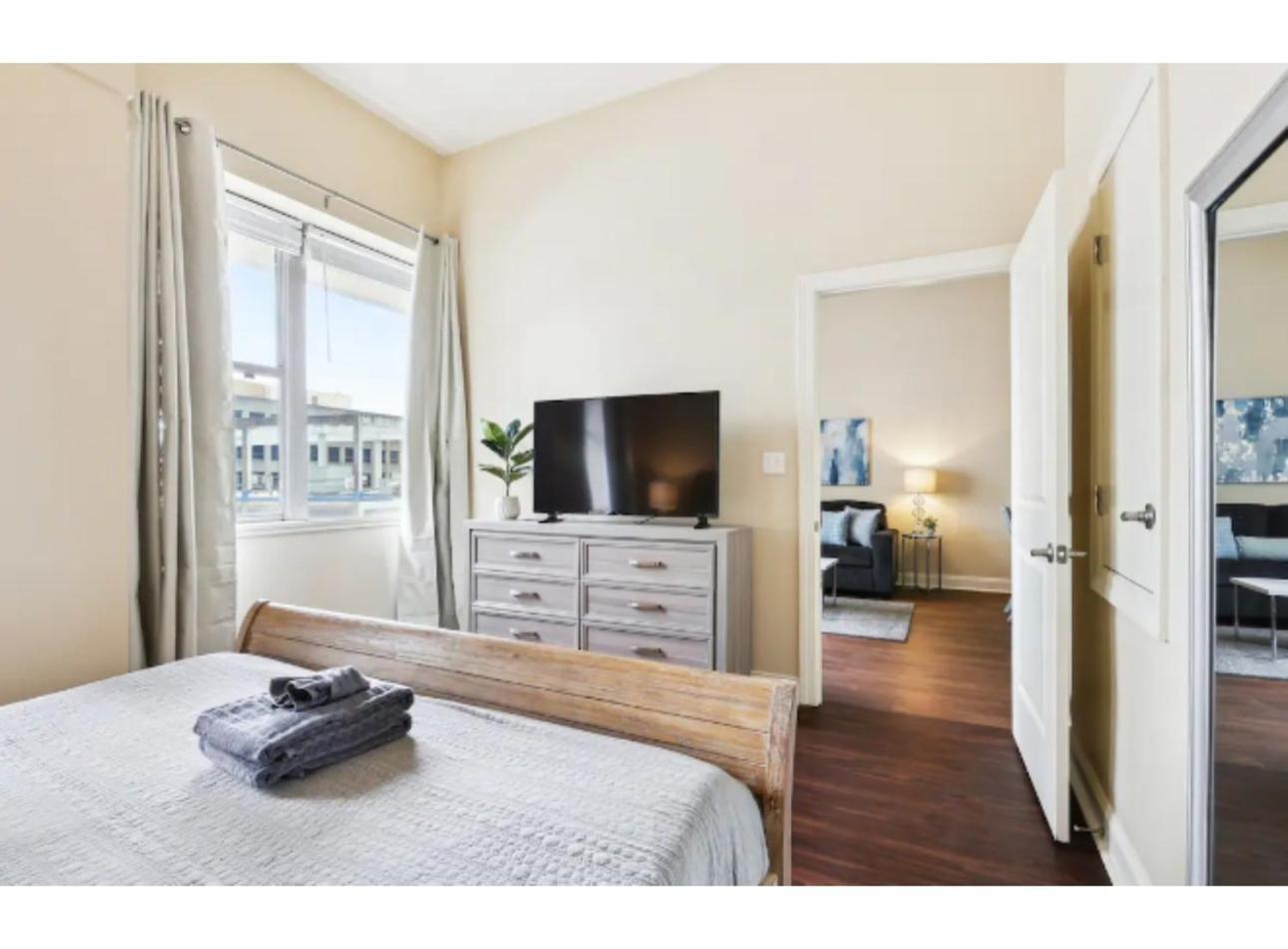 Amazing Condos Beautiful View 2 Blocks To French Quarter, Small Rooftop Pool, Gym, Seanger Theater, Super Dome, And Bourbon St New Orleans Oda fotoğraf